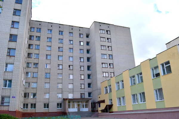Гуртожиток №4 Адреса: м. Умань, вул. Інтернаціональна, 2  Контактний телефон: 3-61-17  Завідувач гуртожитку: Демченко Ольга Яківна